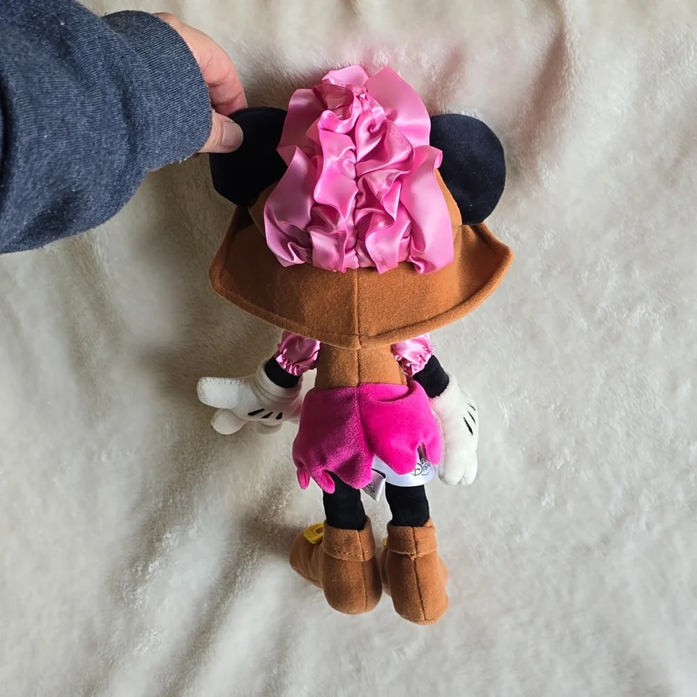 Disney Parks Authentic Pirate Minnie Mouse   Rare‎ Park Plush